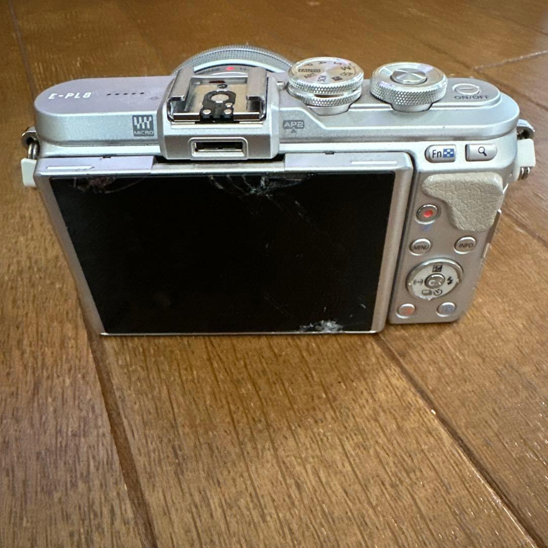 デジタルカメラ　OLYMPUS PEN E-PL8