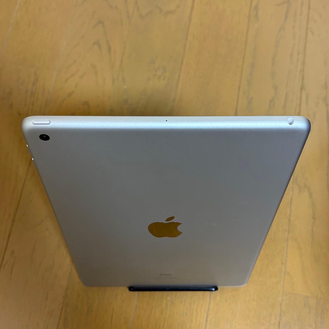 Apple iPad 10.2インチ第9世代 シルバー バッテリー98%