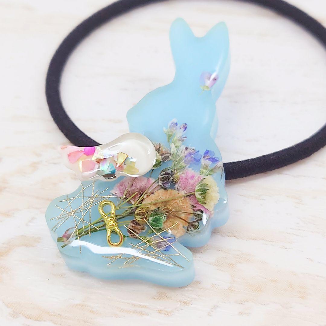 天使の羽うさぎヘアゴム　パステルブルー　水色　ネックレス　レジン　押し花　お花