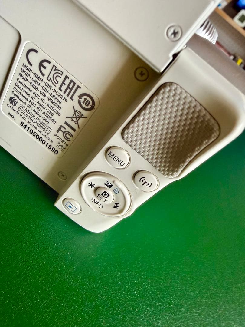 Canon EOS M100 ミラーレス一眼カメラ 標準レンズ バッテリー付き