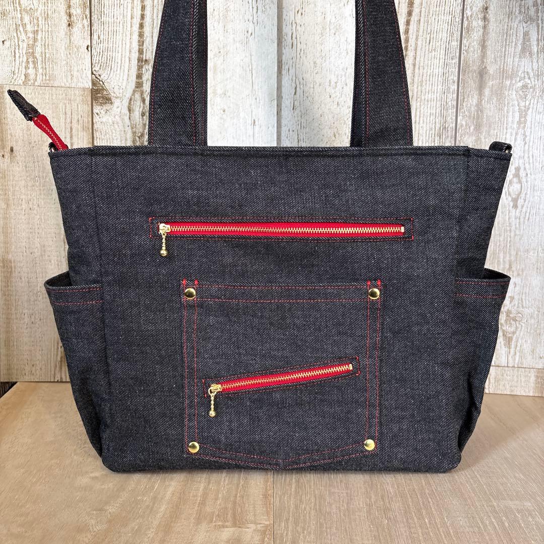 あき　デニムトートバッグ　ハンドメイド　ブラック×レッド　【新品デニム】