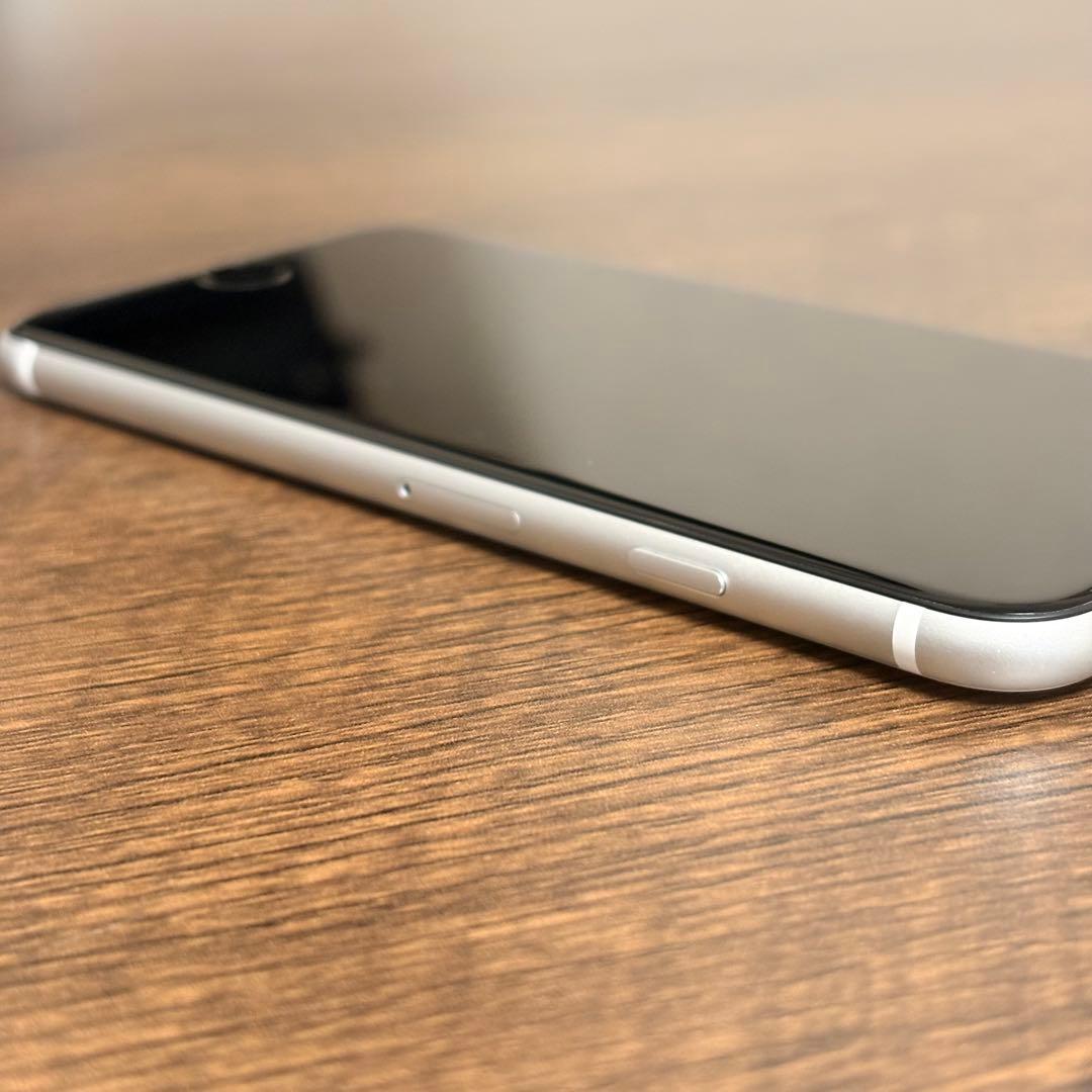 【超美品】iPhone SE2 ホワイト SIMフリー 64GB