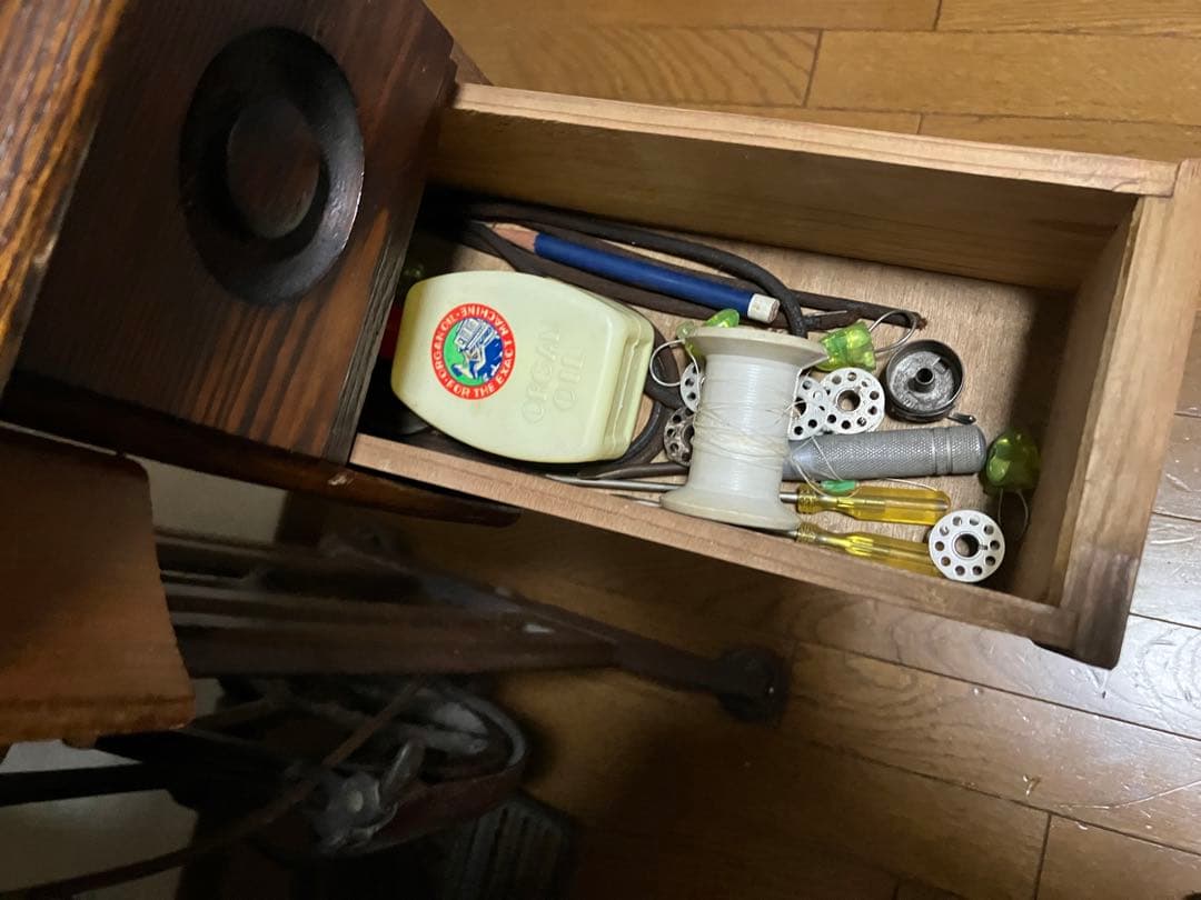アンティーク足踏みミシン