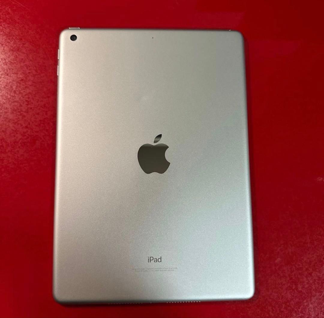 Apple iPad 第6世代 32GB Wi-Fiモデル シルバー
