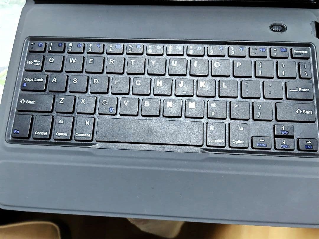 Apple純正 10.5インチiPad Pro用 スマートキーボード A1829
