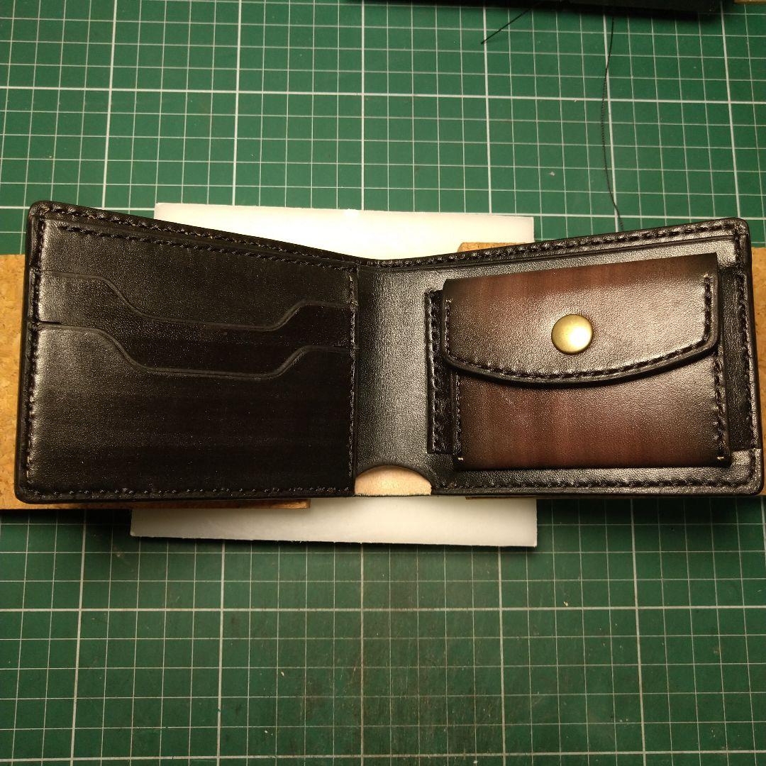 ハンドメイド　二つ折り財布（牛ヌメ革）