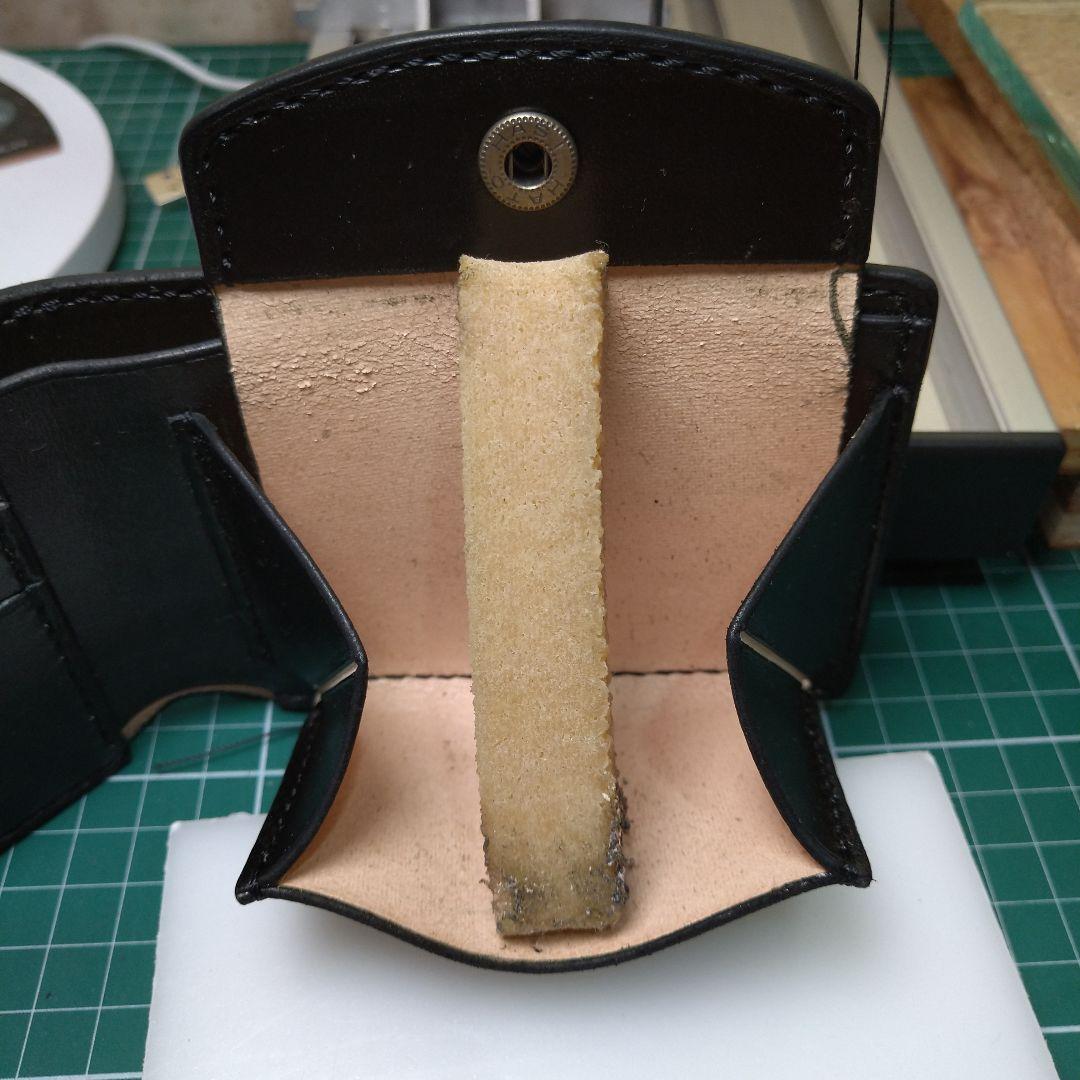ハンドメイド　二つ折り財布（牛ヌメ革）