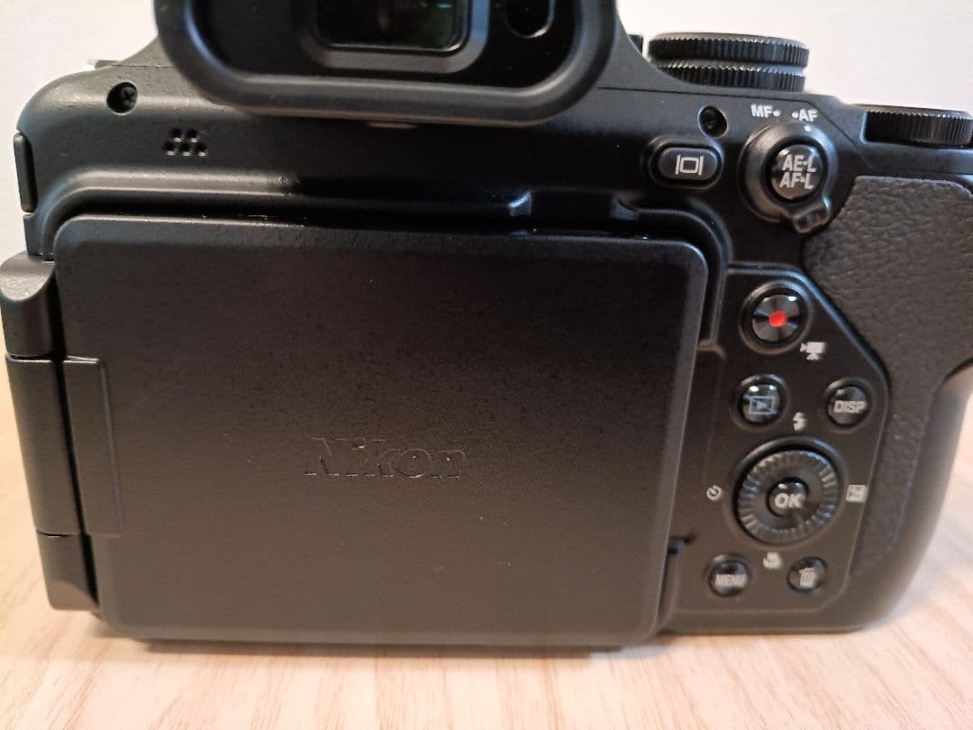 ニコン　COOLPIX P1100 使用極わずか　バッテリー3個　フィルター　他