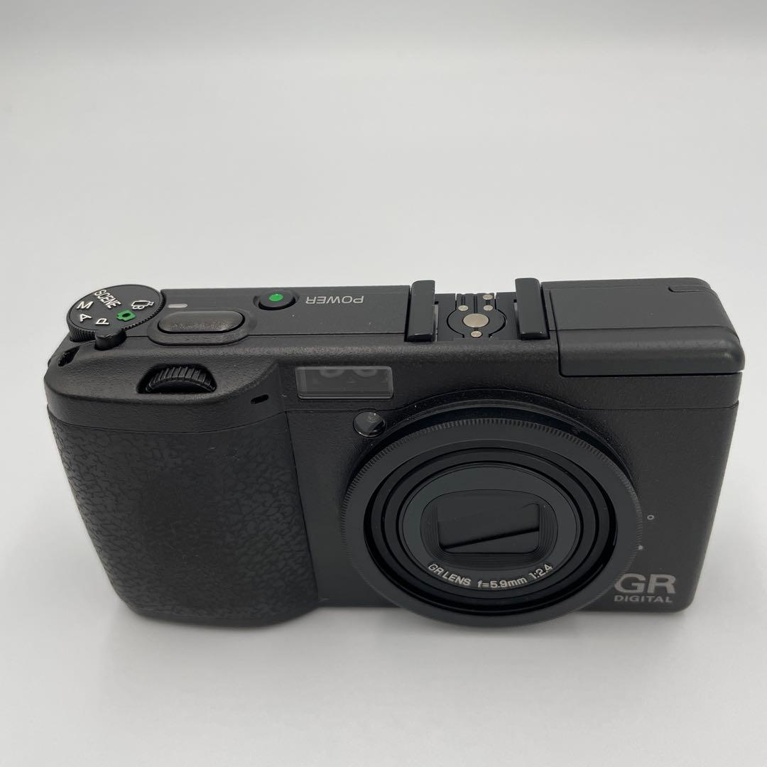 RICOH GR DIGITAL 本体と付属品