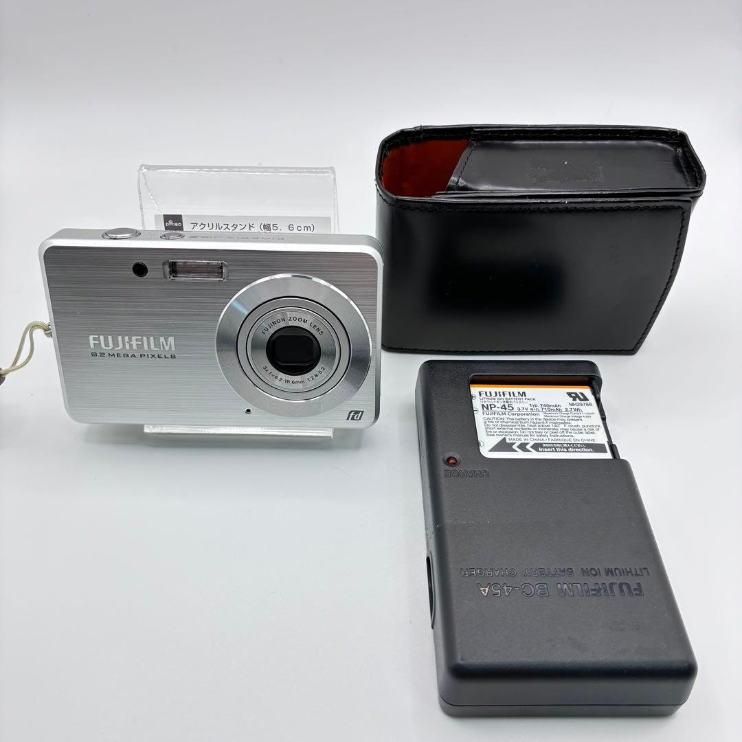 美品　FUJIFILM FINEPIX J15fd　シルバー