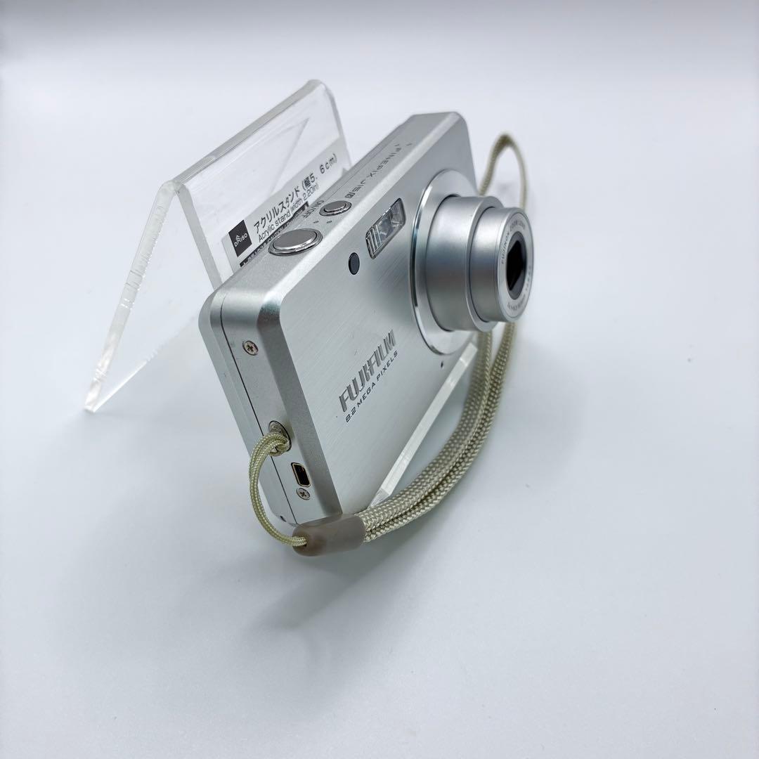 美品　FUJIFILM FINEPIX J15fd　シルバー