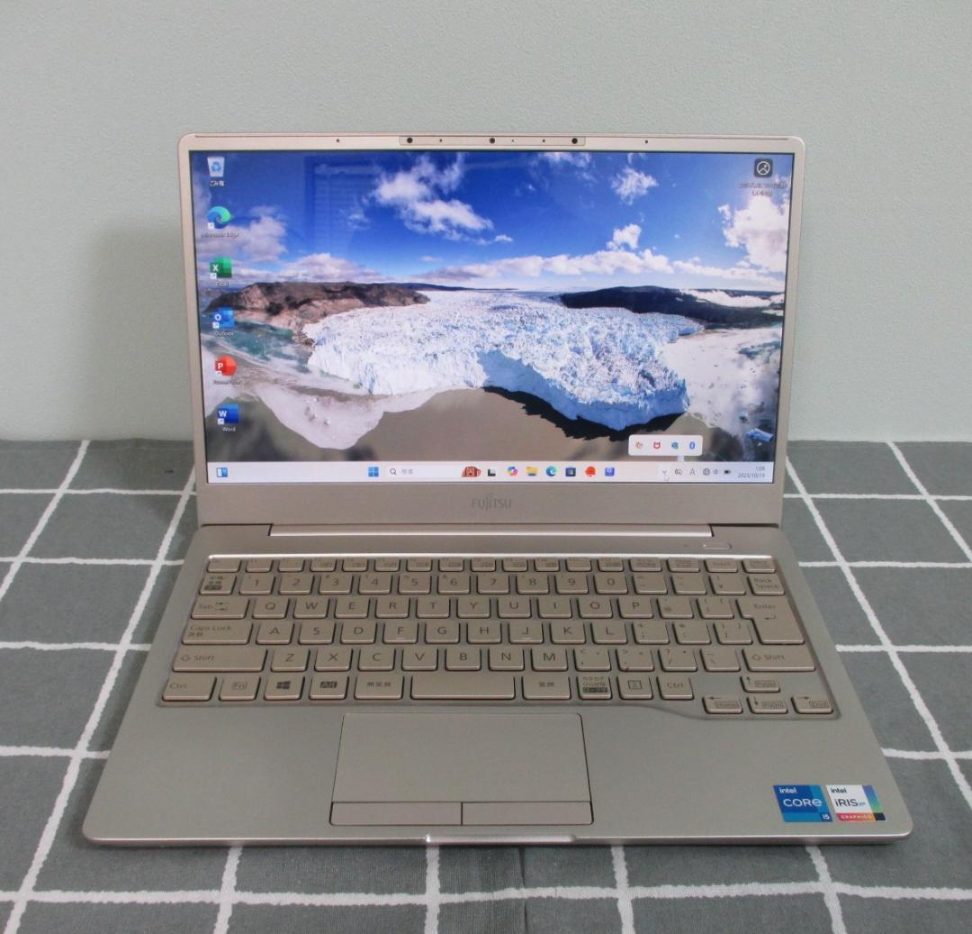 富士通 軽量モバイルノートPC i5 11世代、バッテリー98%