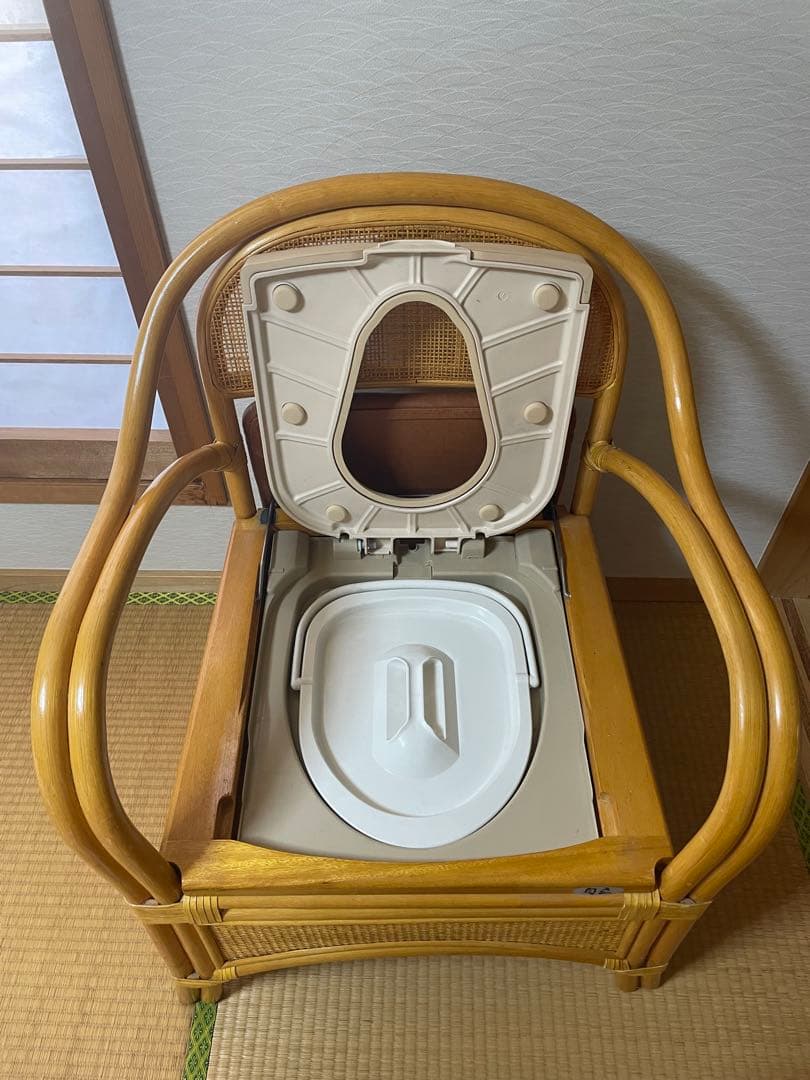 未使用美品　家具調トイレ　介護用トイレ・防災トイレ