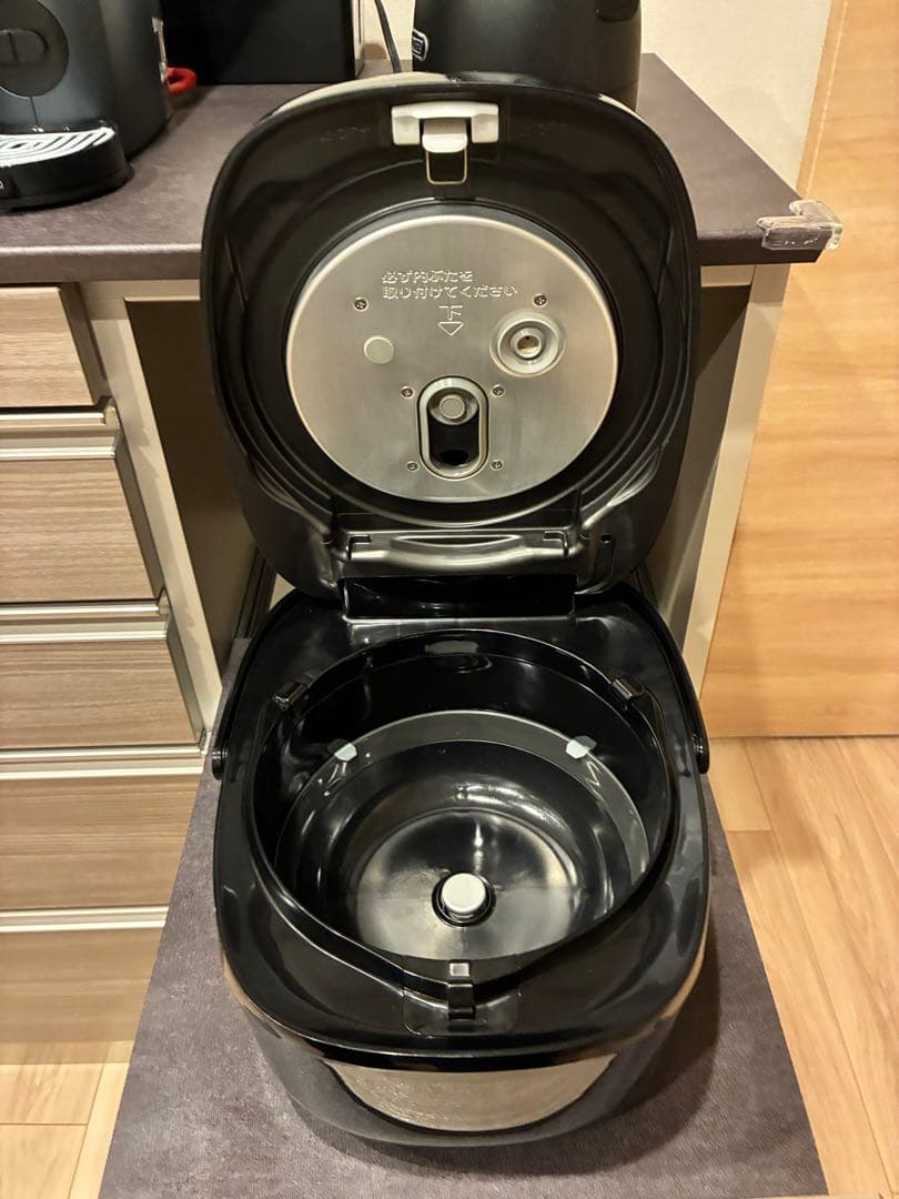 東芝　真空IH 炊飯器　2022年製