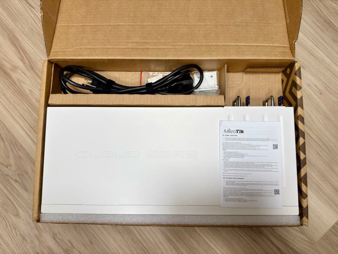 MikroTik CCR2004-16G-2S+ SFP+ 10G ルーター