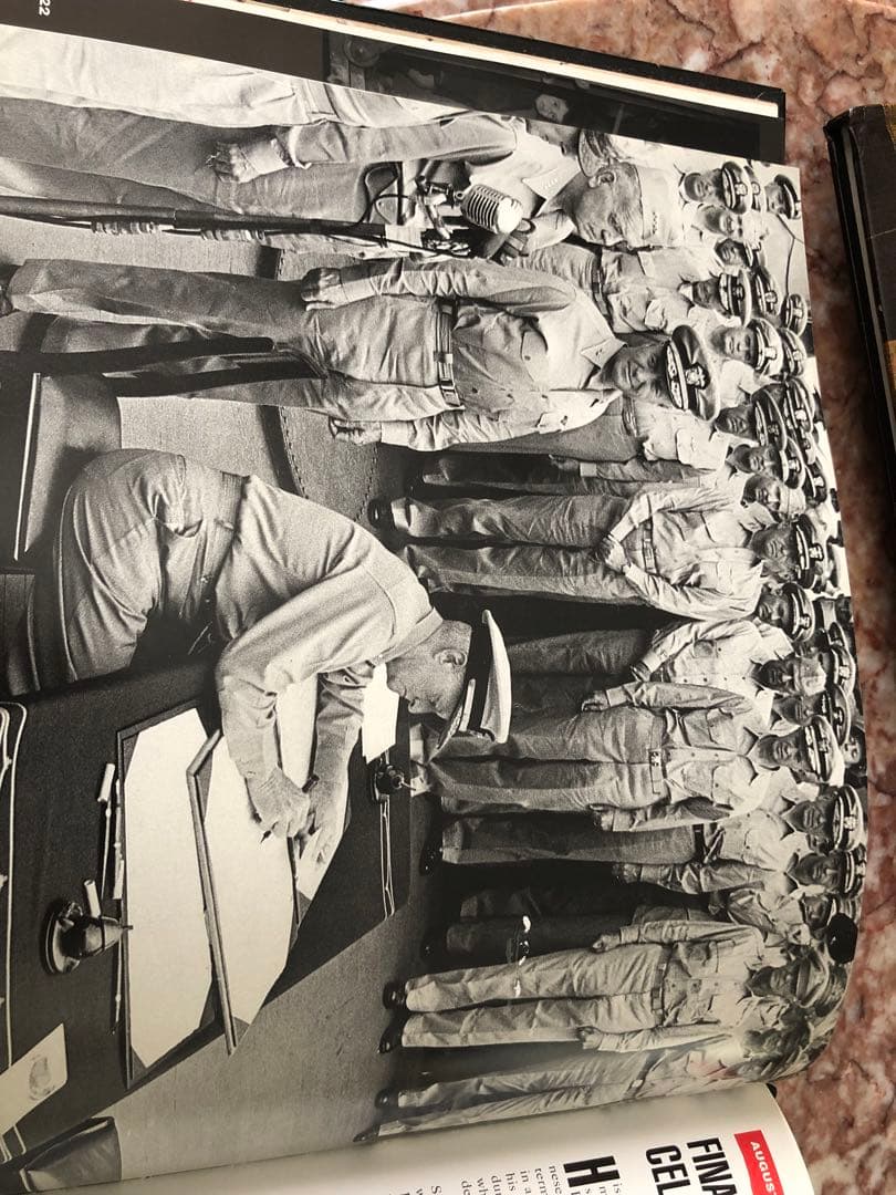 ③アメリカ郵便公社　World War II Remembered 切手アルバム