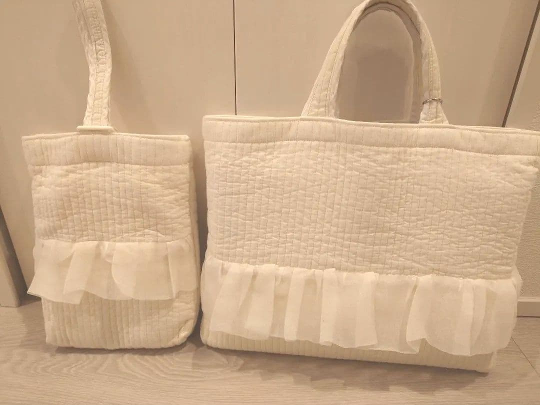 ヌビ＊ フリル付き　手提げバッグ　上履き入れ　入園　入学　ハンドメイド