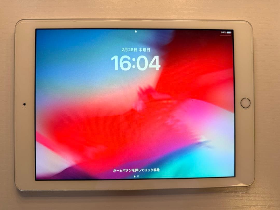 Apple iPad（Wi-Fiモデル／128GB／シルバー）