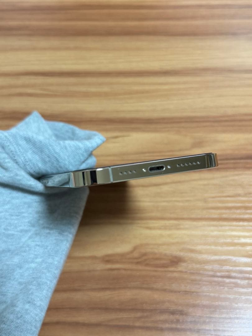 iPhone 12 Pro Max 256GB ゴールド　初期化済