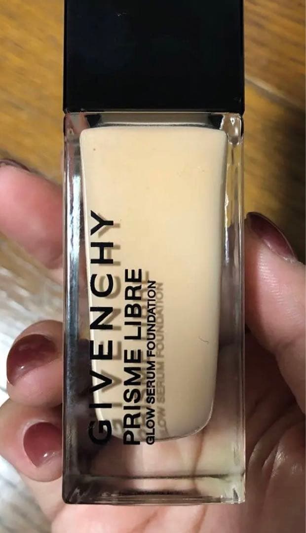 GIVENCHY ジバンシィGlow Serum ファンデ 1N 30ml