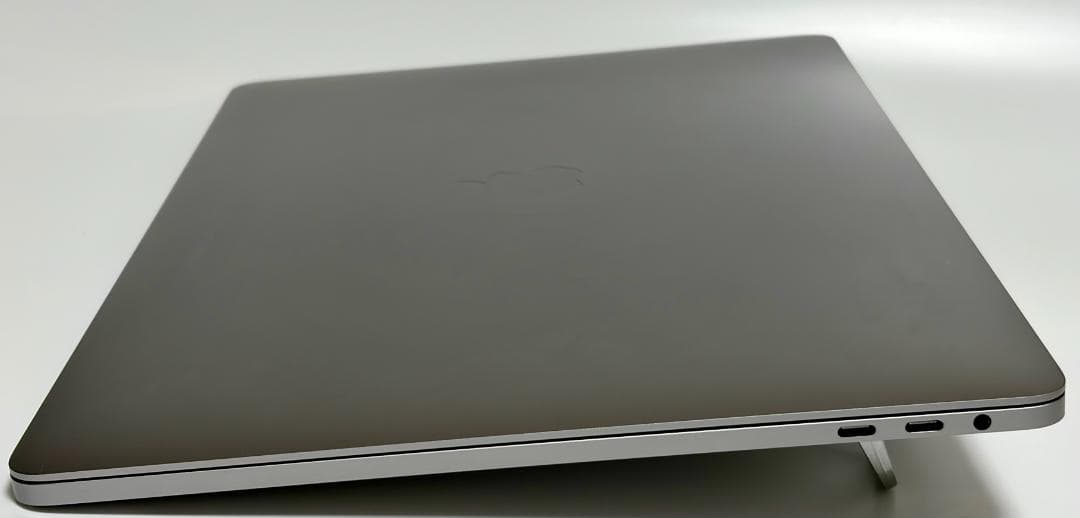 【美品】MacBook Pro 15インチ 2018 、16G、256G　日本語