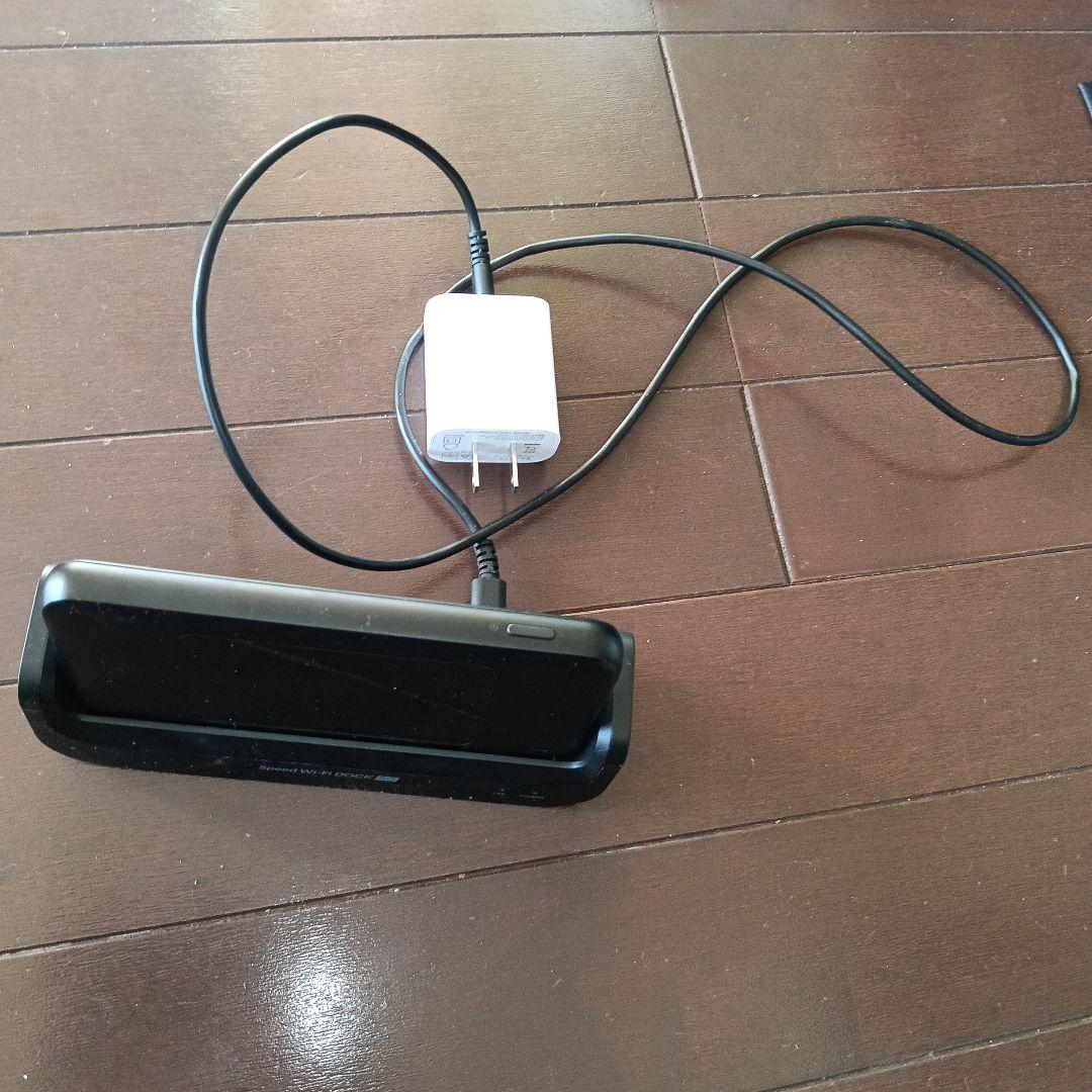 Speed Wi-Fi DOCK 5G 01 本体