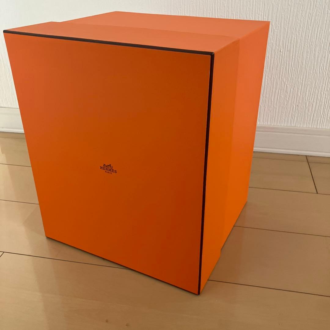 HERMÈS 特大オレンジ ギフト箱　空箱