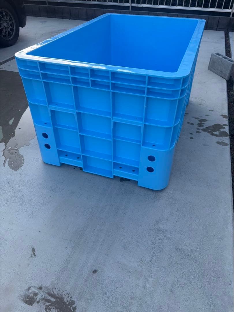 大型プラスチック　水槽　池