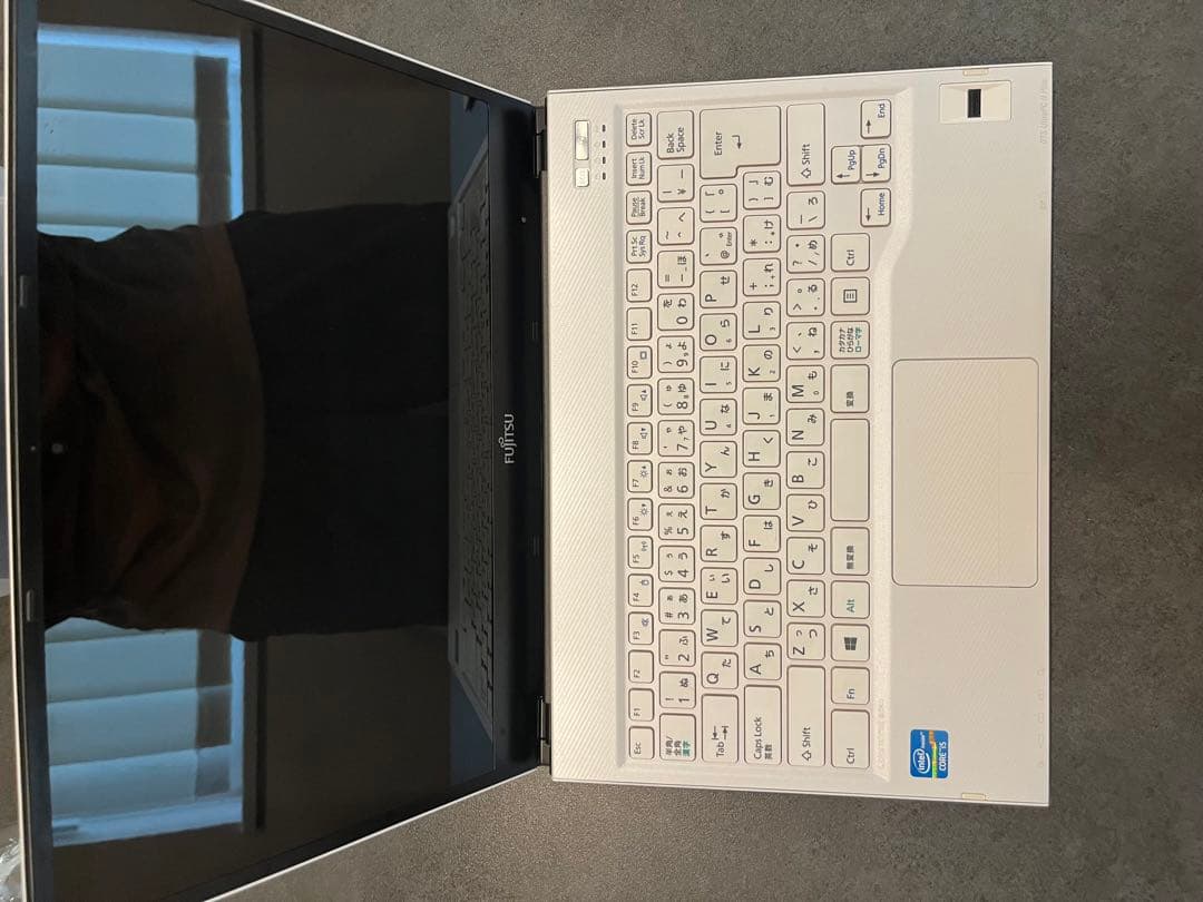 u*a様 LIFEBOOK SH54／J FMVS54JL1W