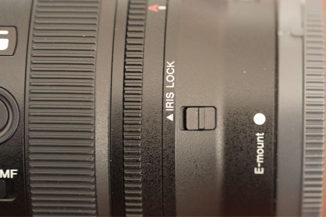 デジタルカメラ SEL2070G FE20-70mm F4