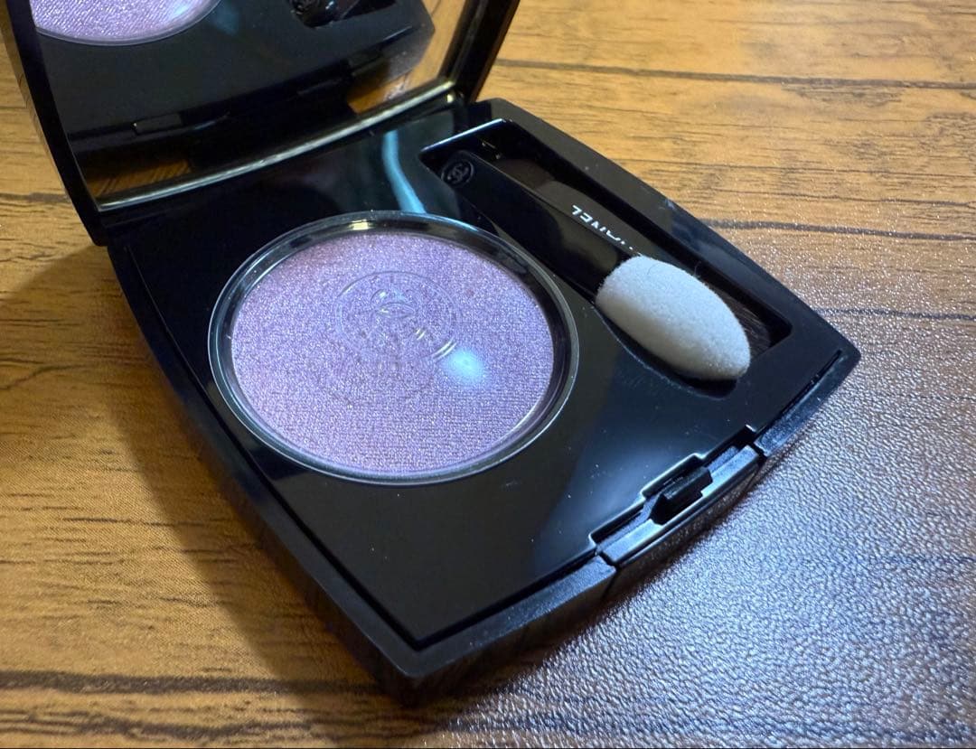 CHANEL シャネル　オンブルエサンシエル250 限定品　新品未使用