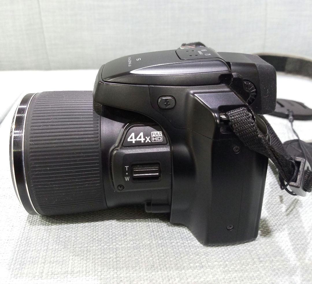 FUJIFILM　FinePix S8400　ファインピクス　デジタルカメラ