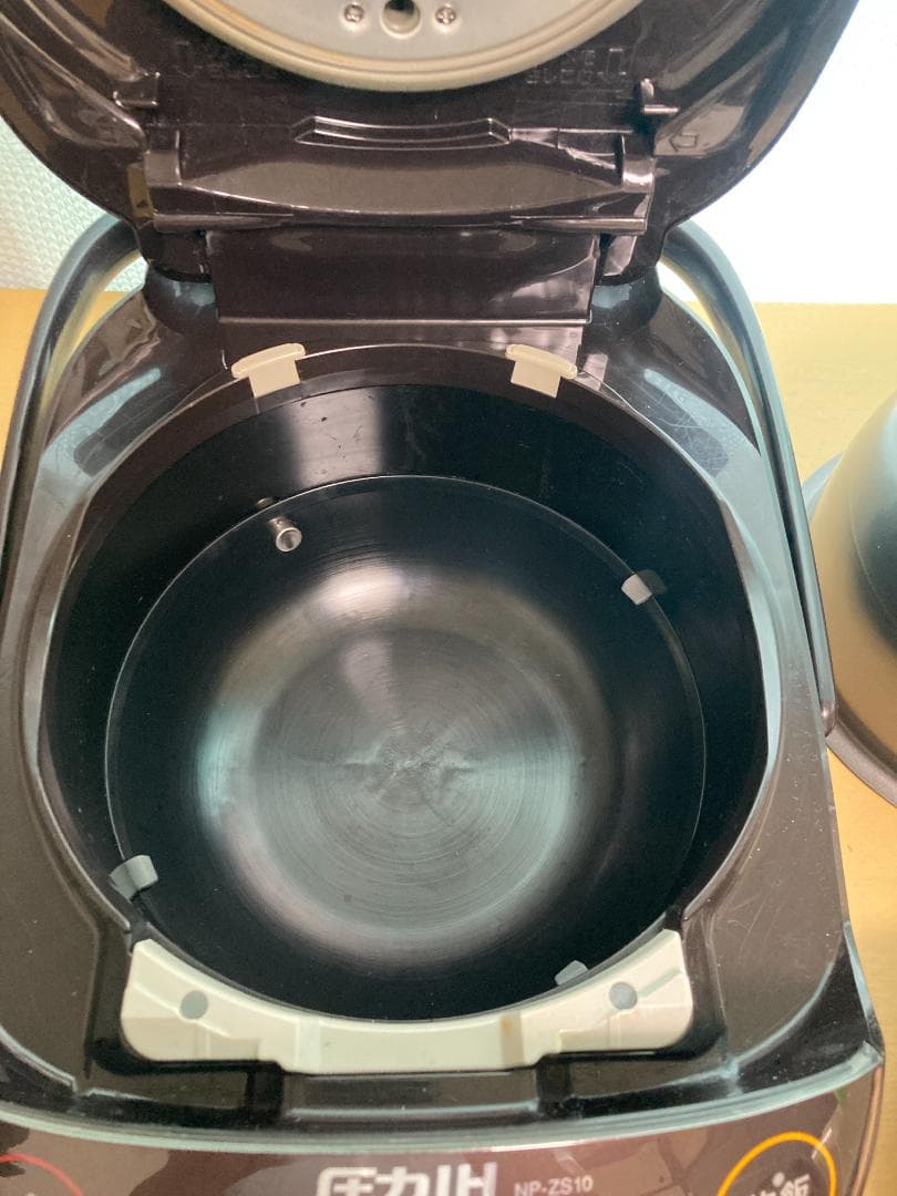 ★美品★象印 圧力IH炊飯ジャー　5.5合炊き NP-ZS10 2019年製