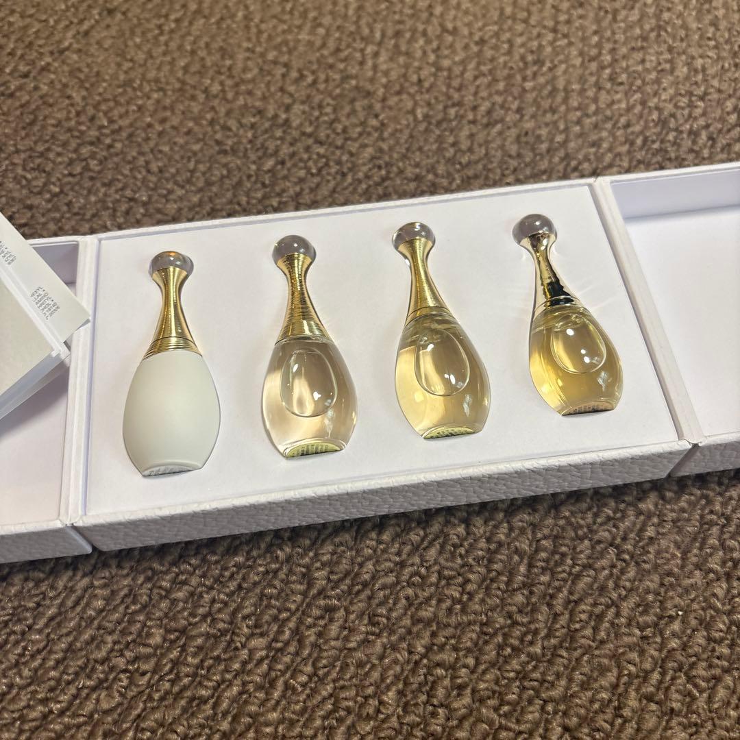 J'adore の香水のギフトセット