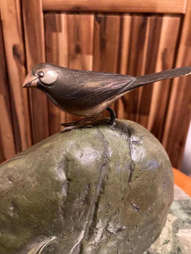 ブロンズ製 鳥と植物　『万年青に文鳥』青銅製 銅像 置物