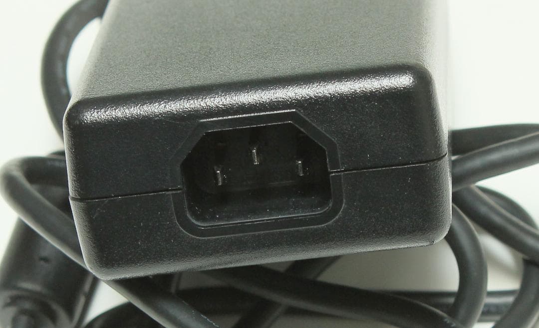 LSE9901B1260 12V5A DCプラグ4pinタイプ　本体のみ