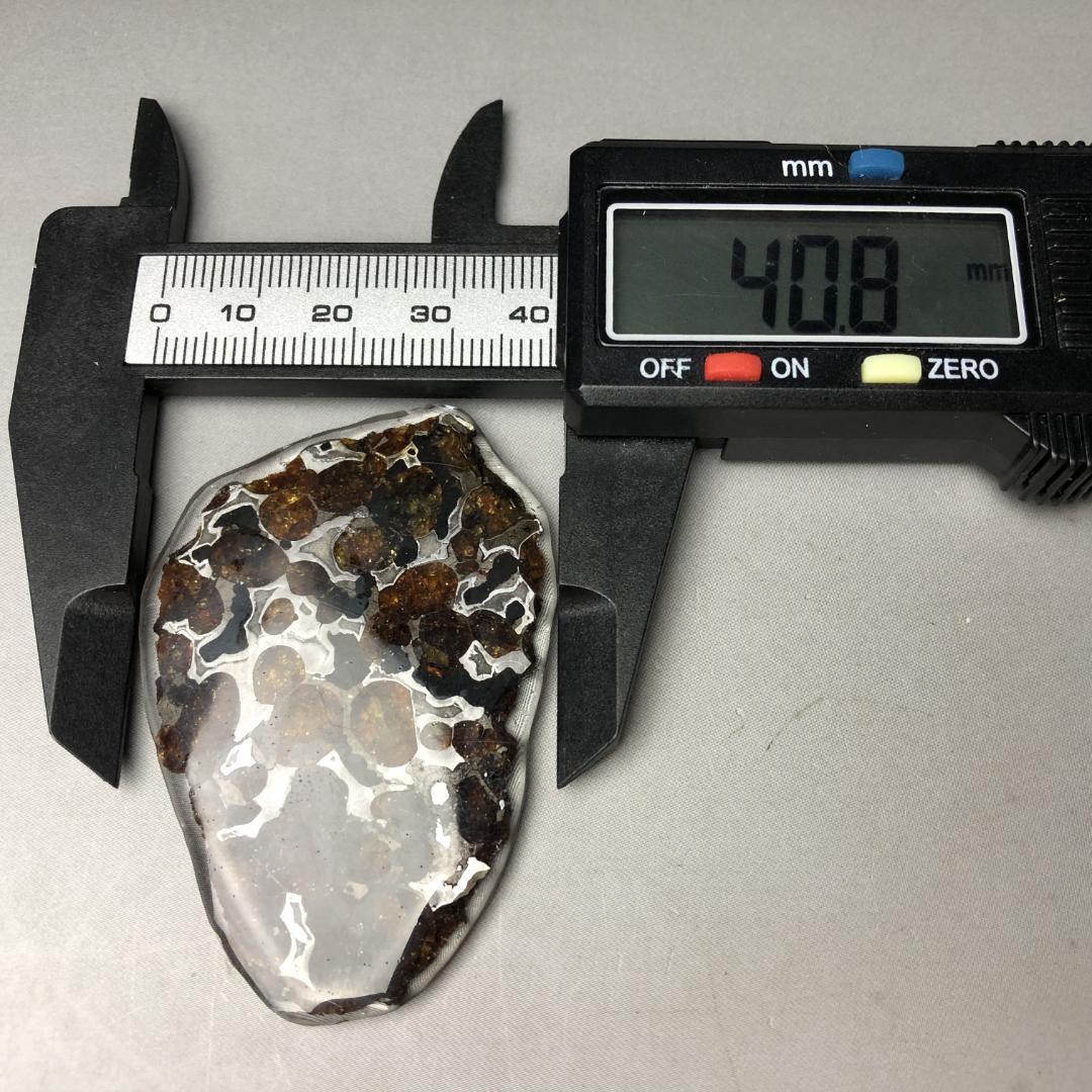 パラサイト隕石 隕石　石鉄隕石　セリコ隕石　重さ約20ｇ　ケース付