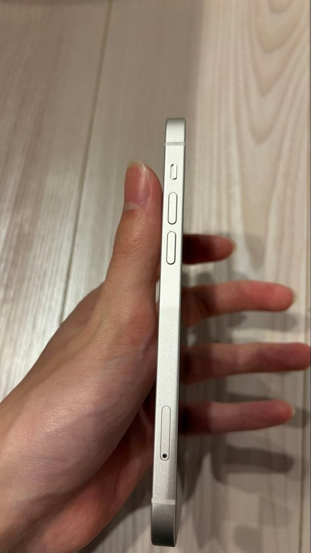 iPhone12 ホワイトカラー