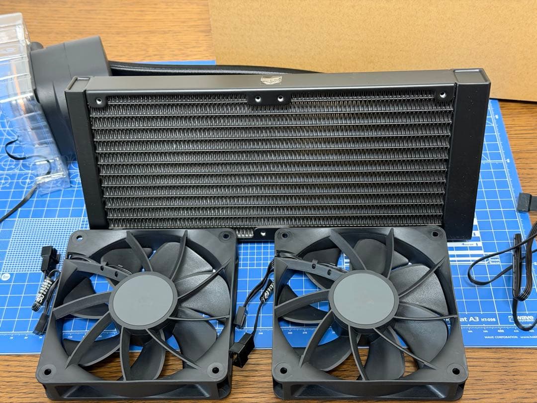 CORSAIR NAUTILUS 240 RS 簡易水冷CPUクーラー