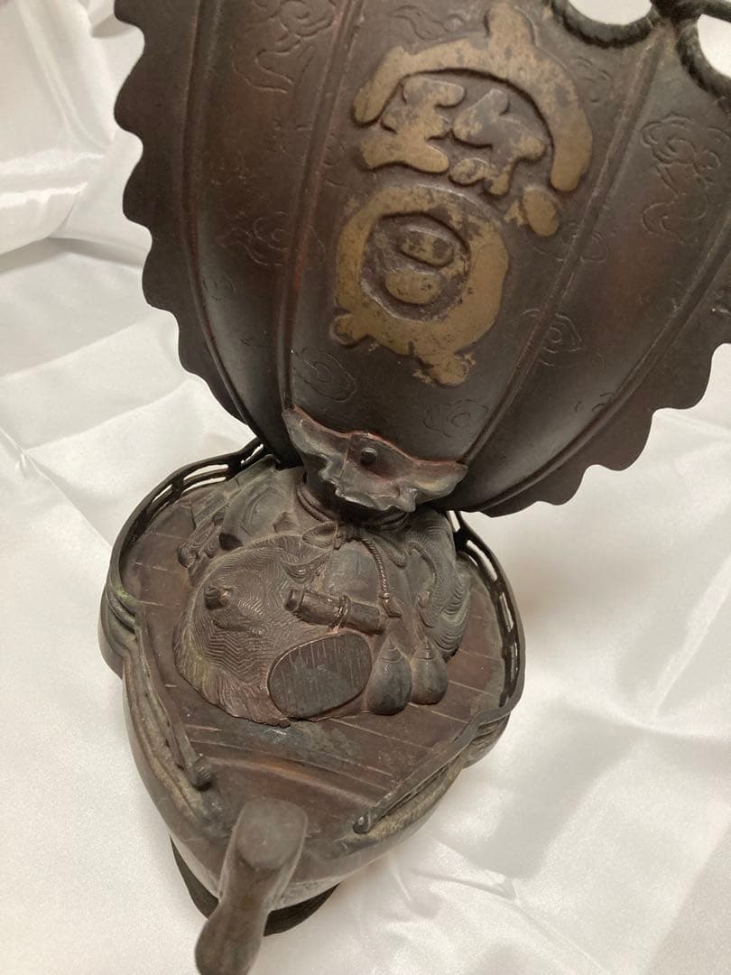 銅製のアンティーク宝船 七福神と宝物を乗せて運ぶとされる縁起の良い船です。