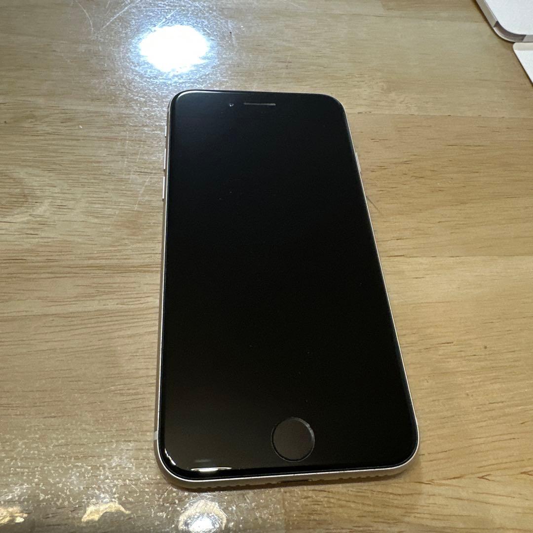 iPhoneSE3 第3世代　スターライト64GB バッテリー容量85%