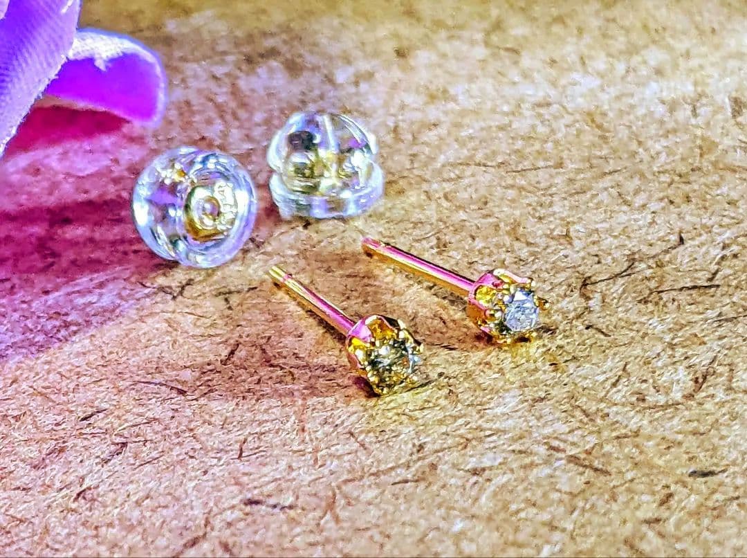 天然ブラウンダイアモンドピアス ラウンドファセットカット　2.5mm