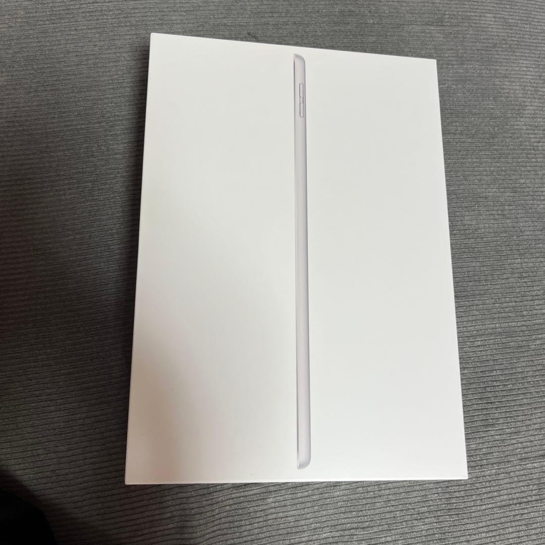 Apple iPad 10.2インチ シルバー 箱付き　第9世代