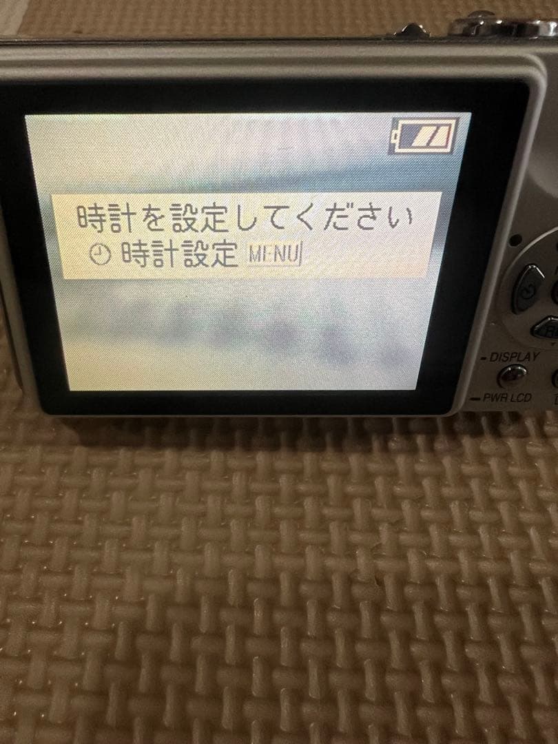 Panasonic デジタルカメラLumix DMC-FX7 シルバー三脚付き