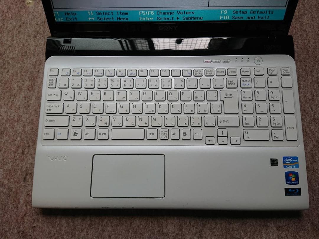 VAIO 型番：SVE151B11N
