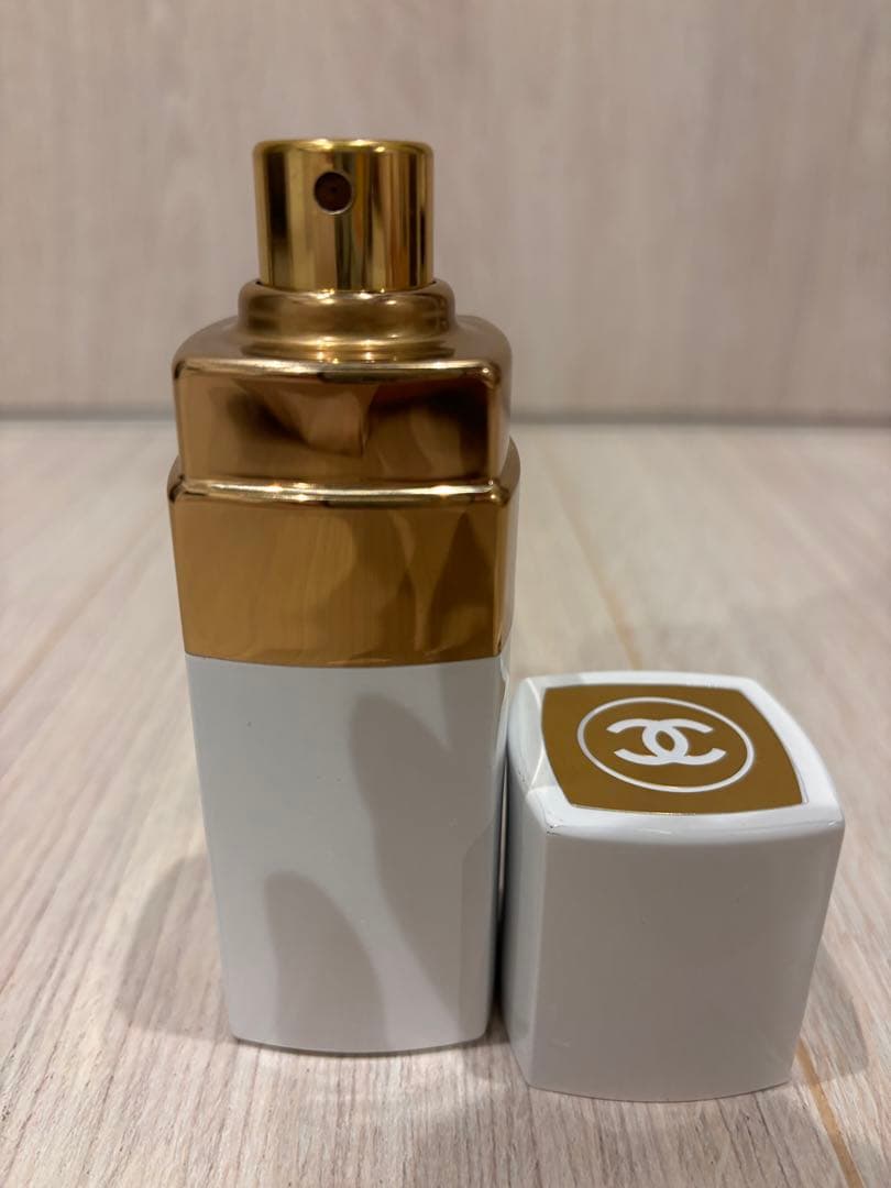 CHANEL N°22 Eau de Toilette 50ml スプレー