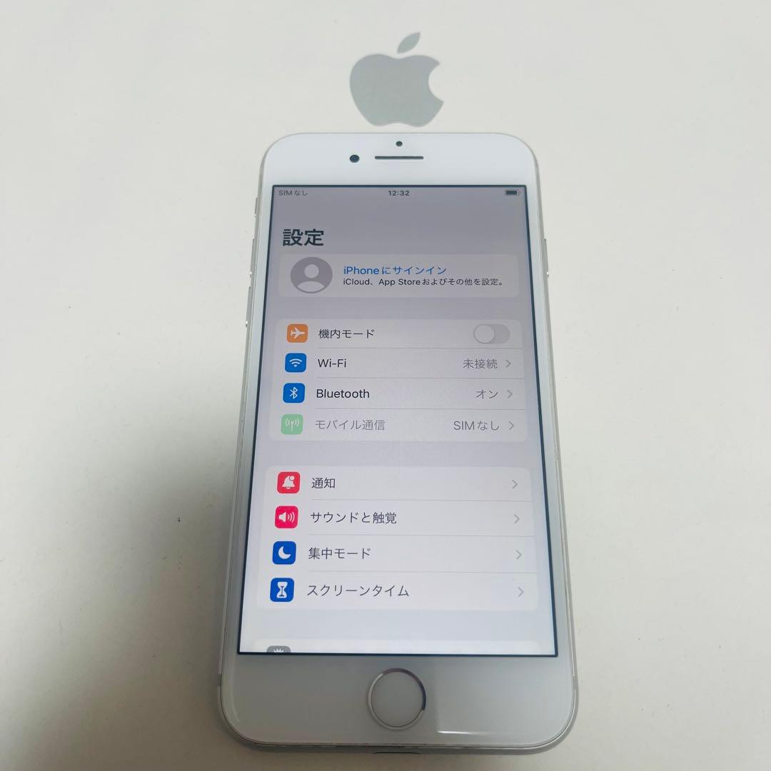 ②Apple iPhone 8 64GB