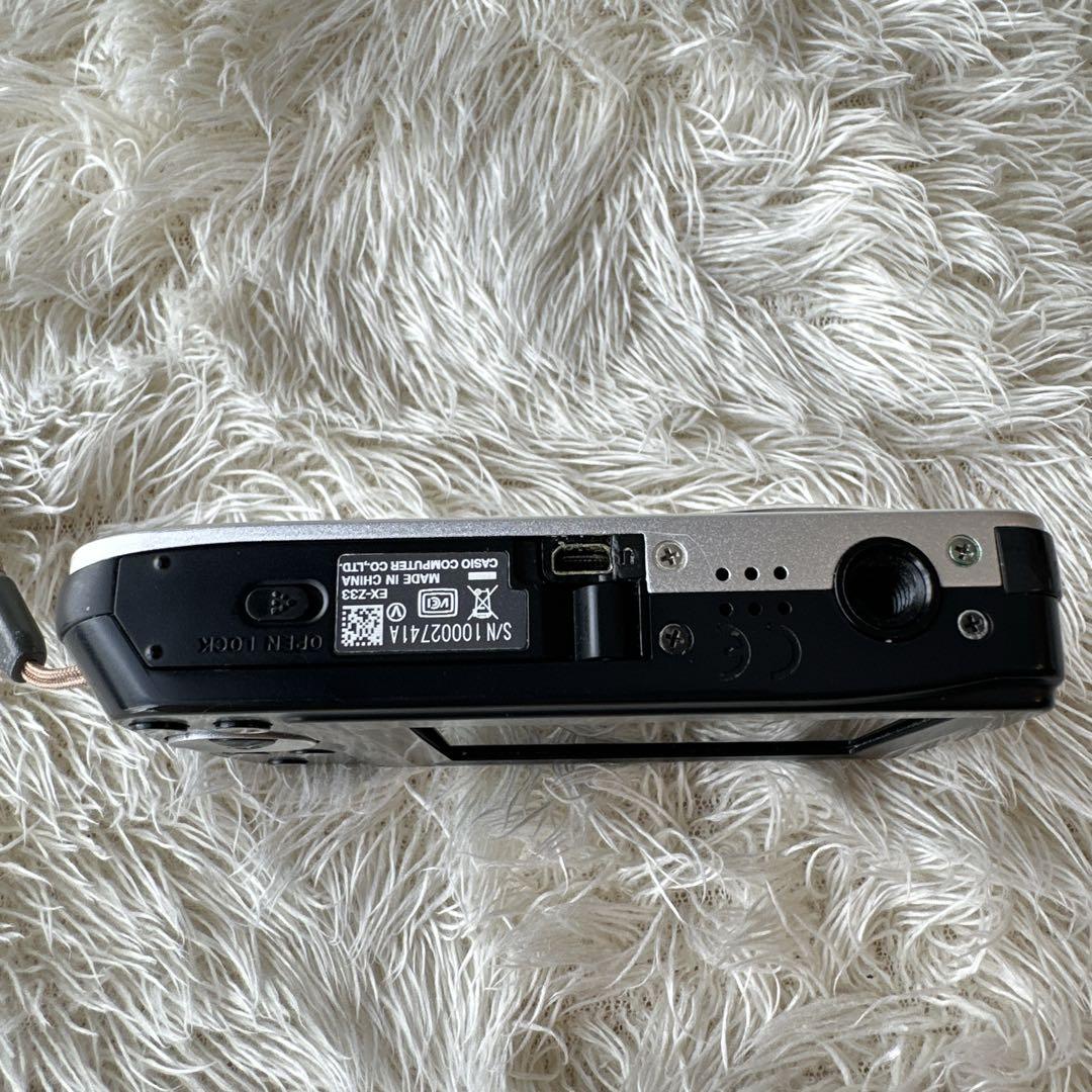 美品 CASIO EXILIM EX-Z33 シルバー