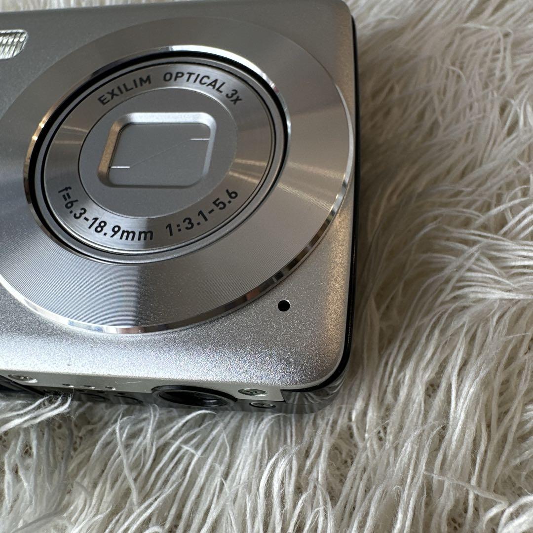 美品 CASIO EXILIM EX-Z33 シルバー