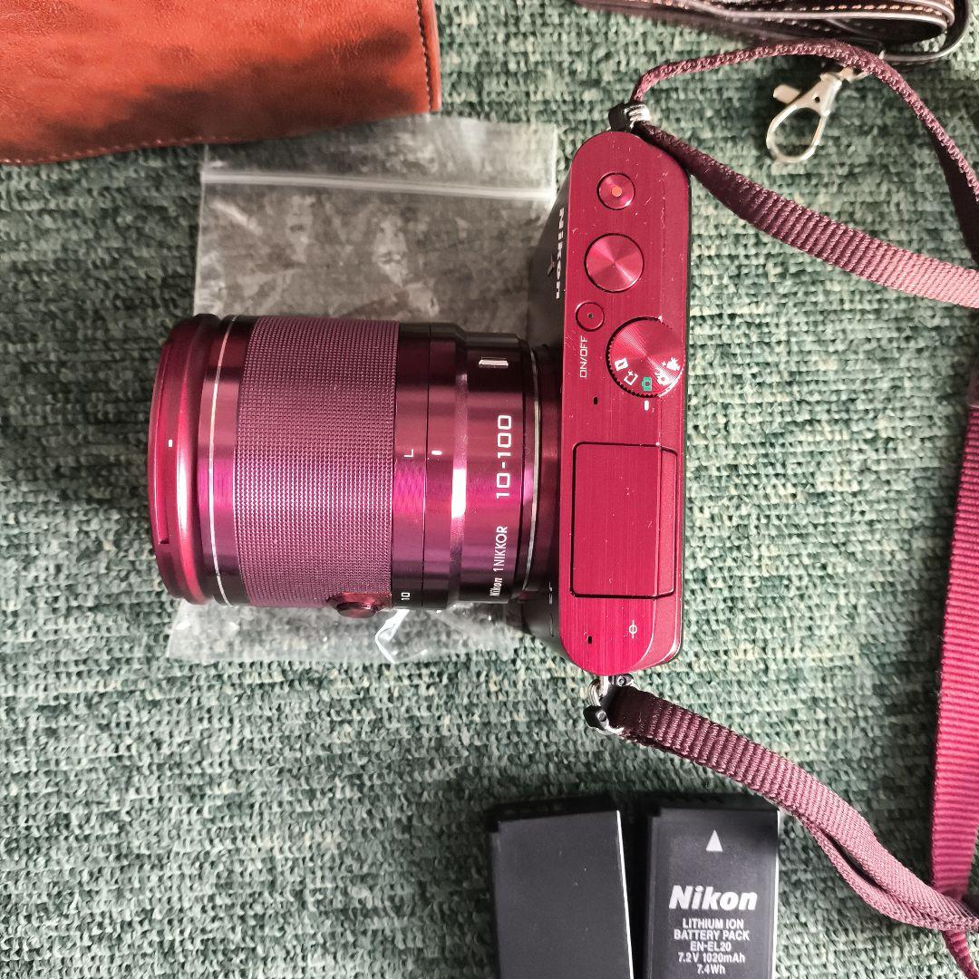 （美品）ミラーレス Nikon 1 J3 小型10倍ズームキット レッド